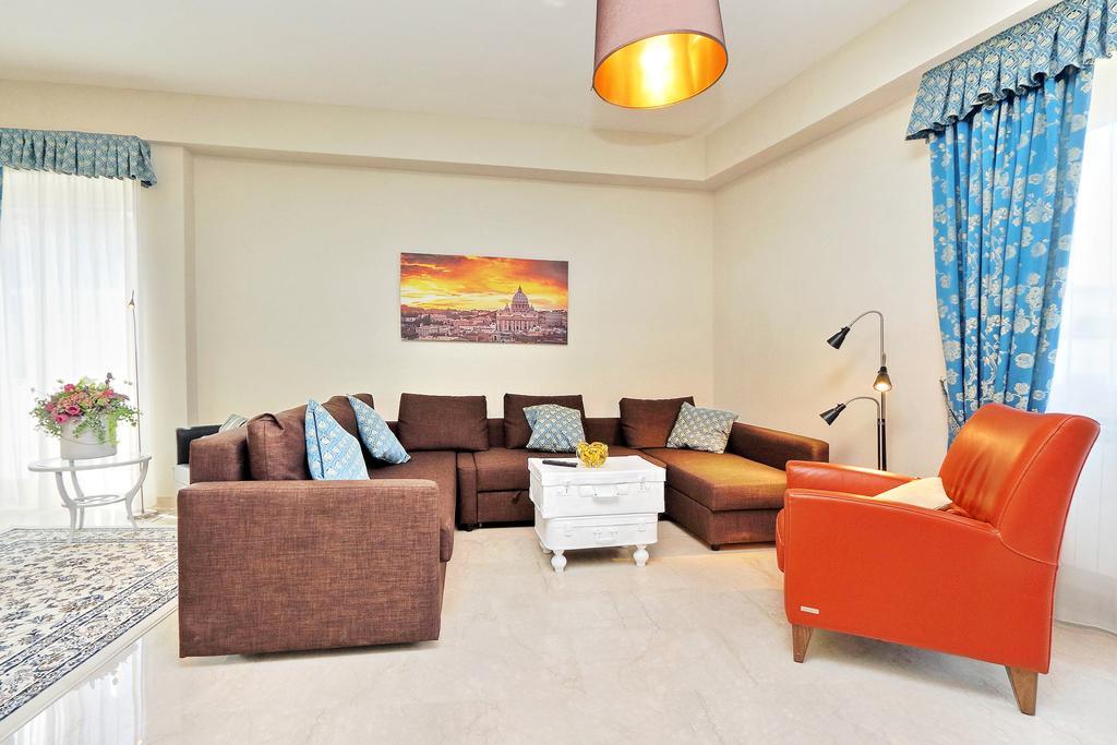 Oksana'S Bernadette Apartment Rome Exterior photo